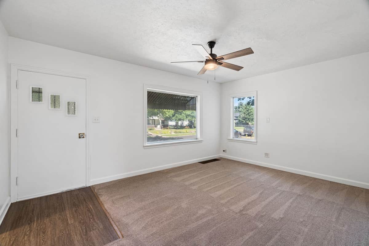 5504 N Post St thumbnail 4