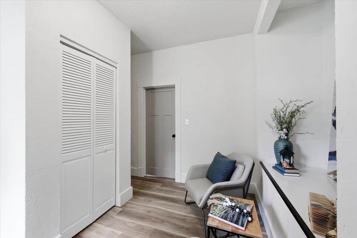 953 E 9th Ave thumbnail 27