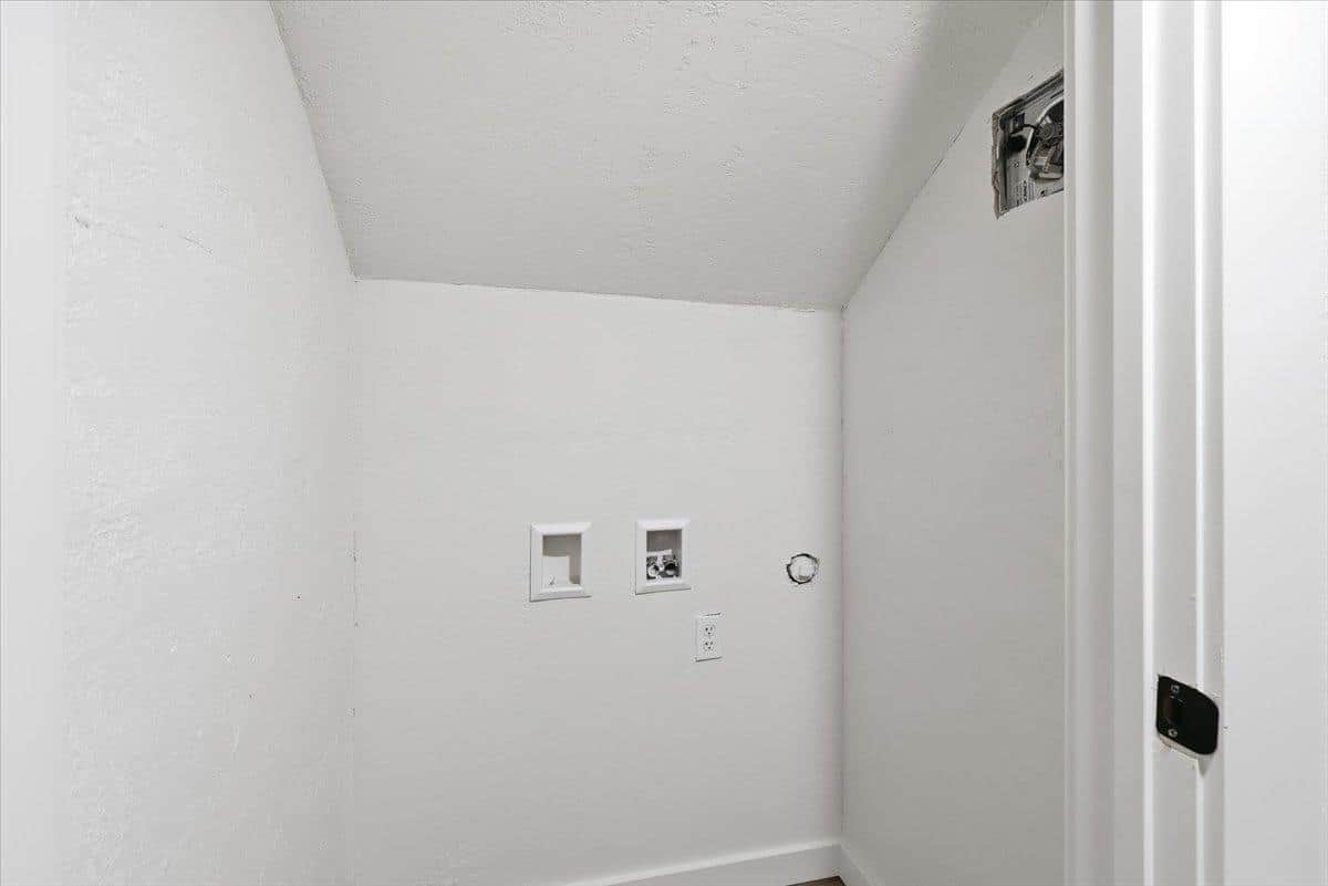 953 E 9th Ave thumbnail 35
