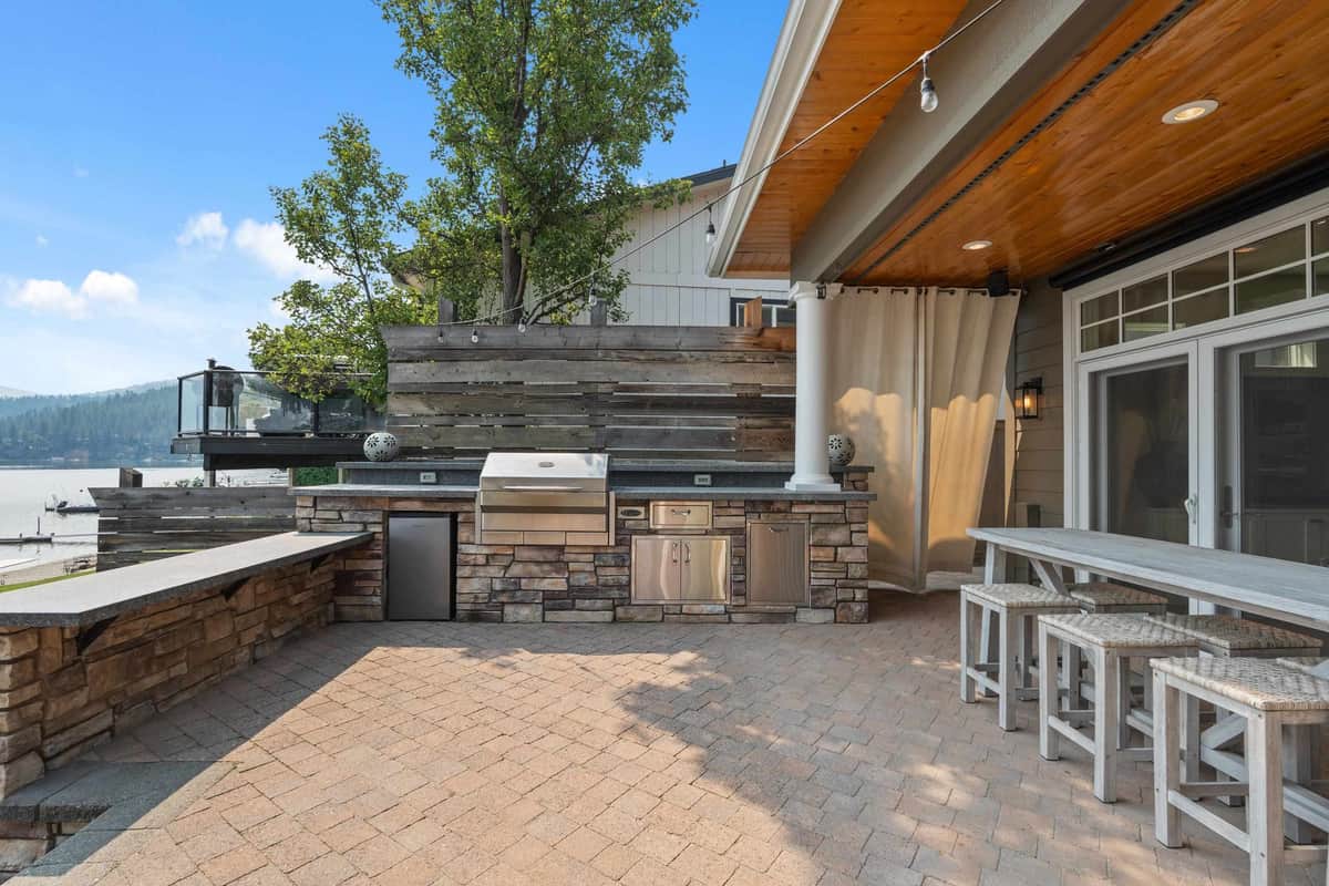 819 S Liberty Dr thumbnail 32