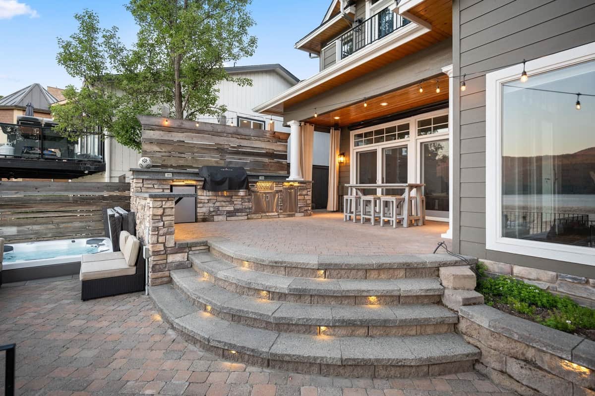 819 S Liberty Dr thumbnail 33