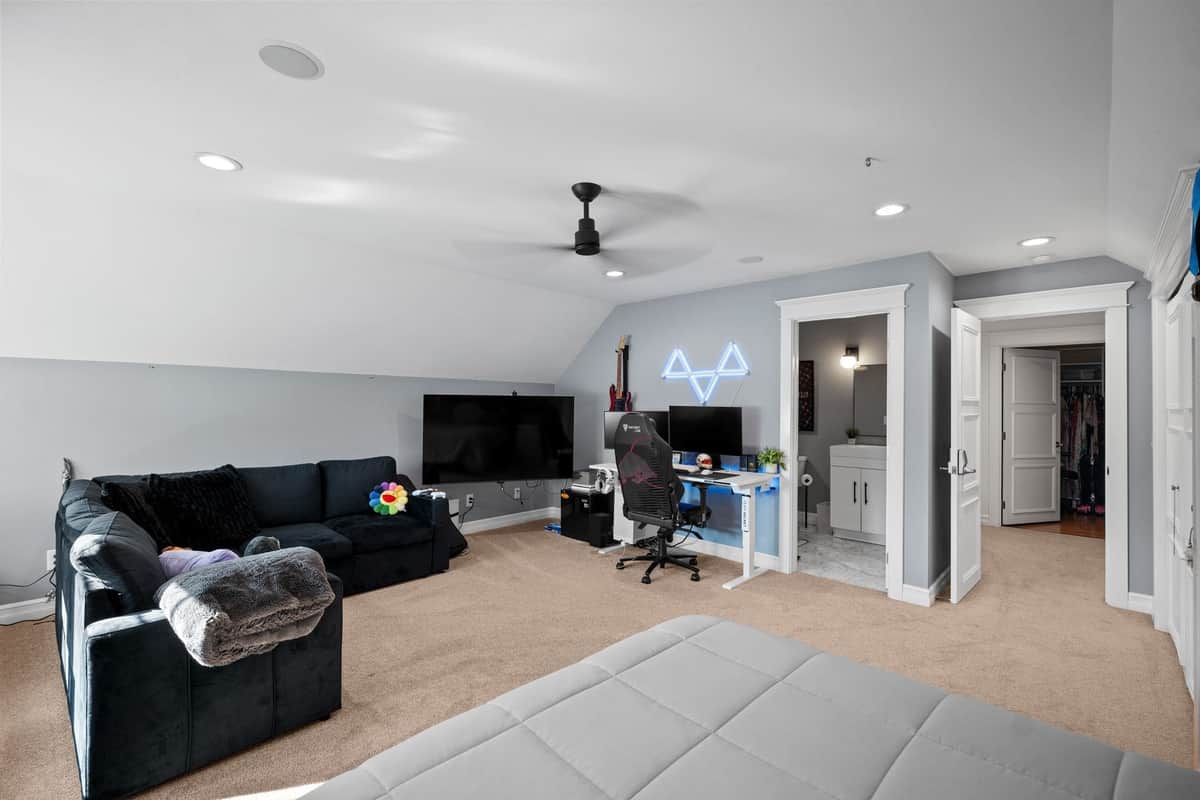 819 S Liberty Dr thumbnail 30