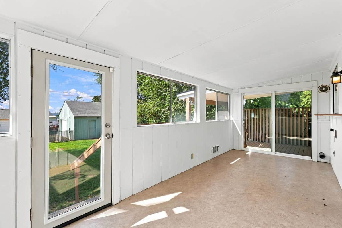 2307 W Broad Ave thumbnail 16