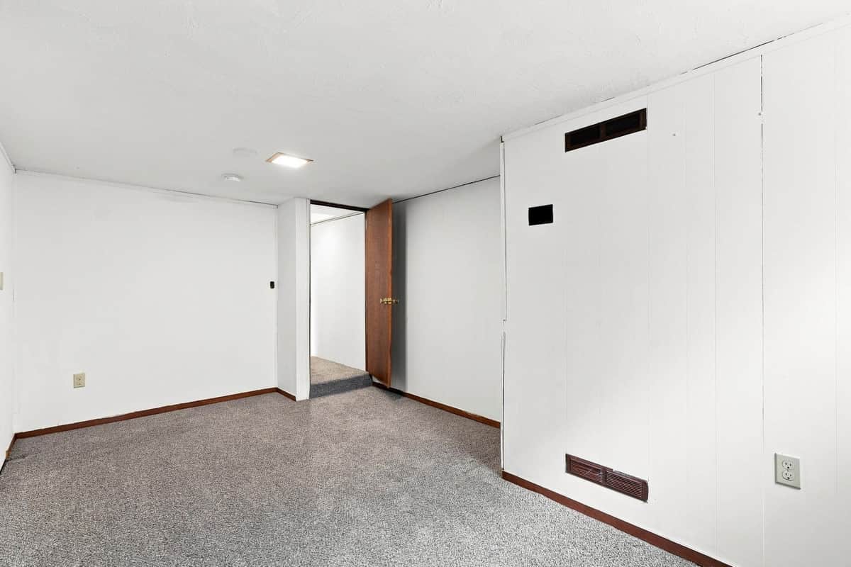 2307 W Broad Ave thumbnail 18