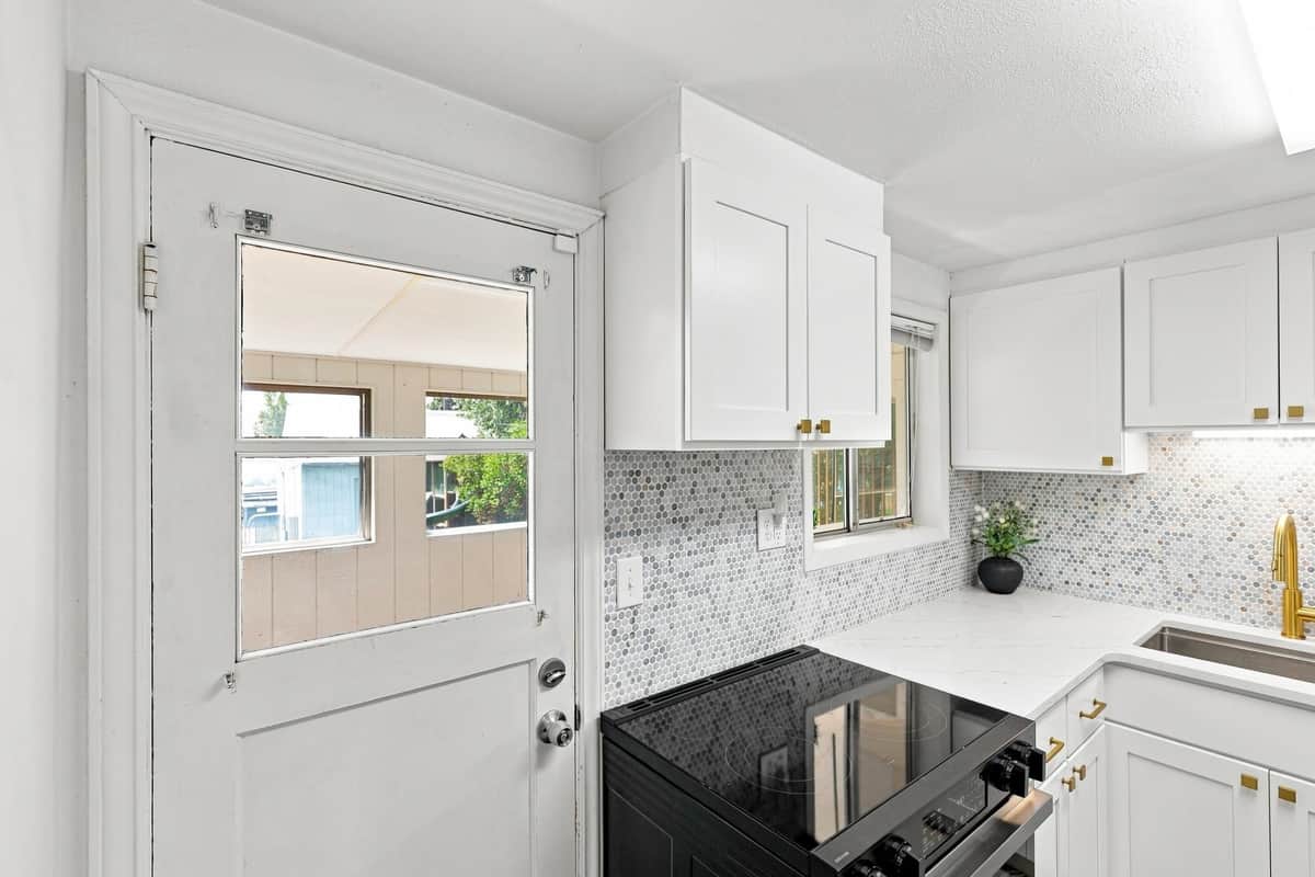2307 W Broad Ave thumbnail 11