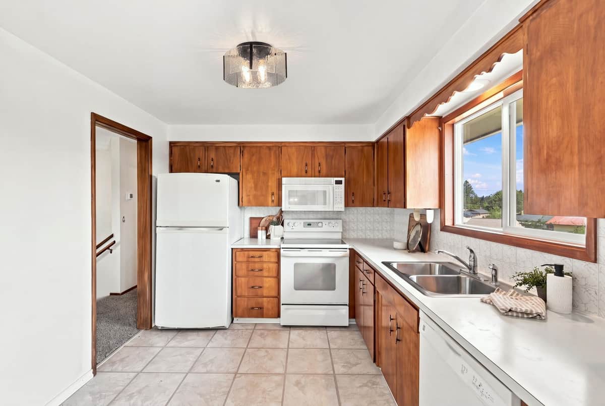 211 E Astor Dr thumbnail 12