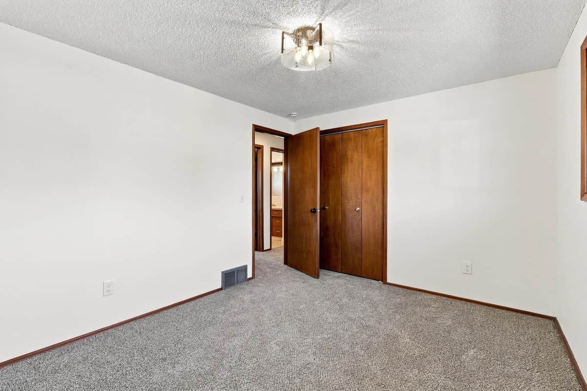 211 E Astor Dr thumbnail 17