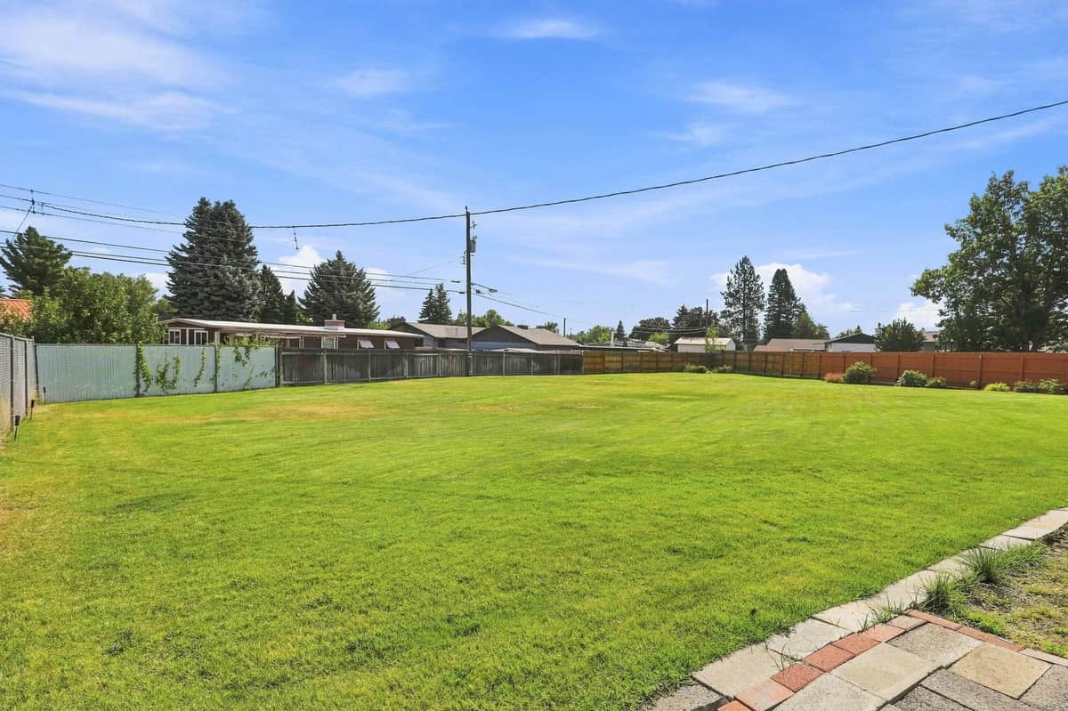 211 E Astor Dr thumbnail 36