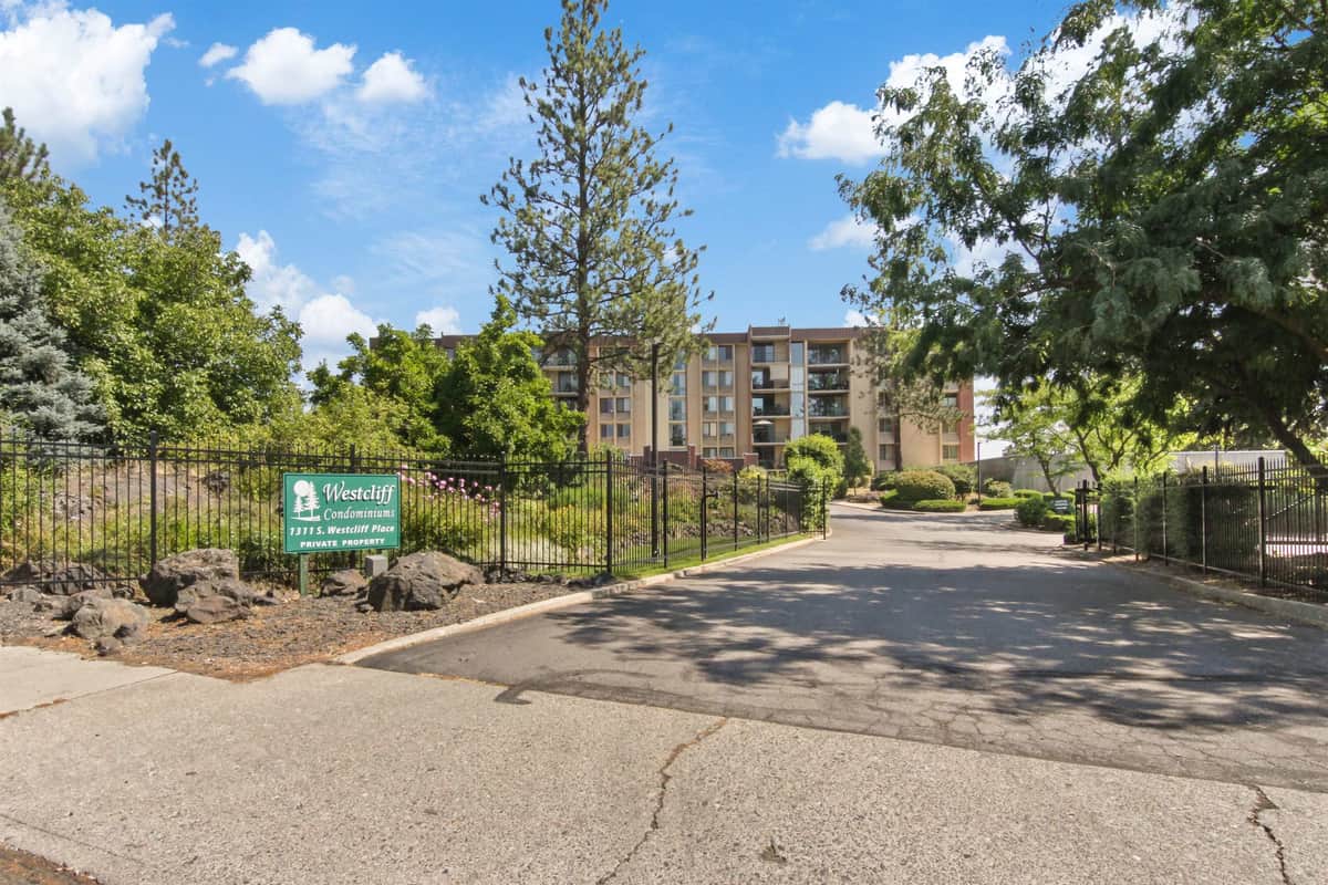 1311 S WESTCLIFF Pl thumbnail 2