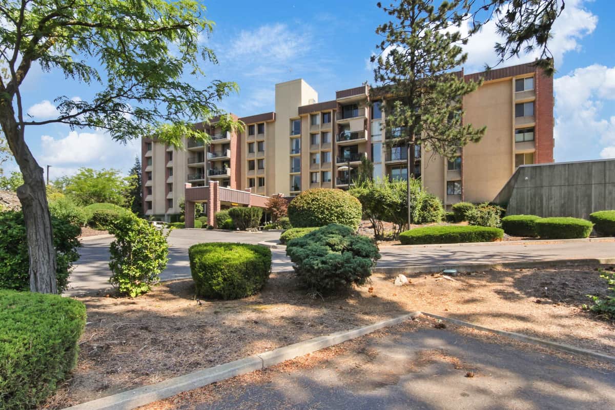 1311 S WESTCLIFF Pl thumbnail 3