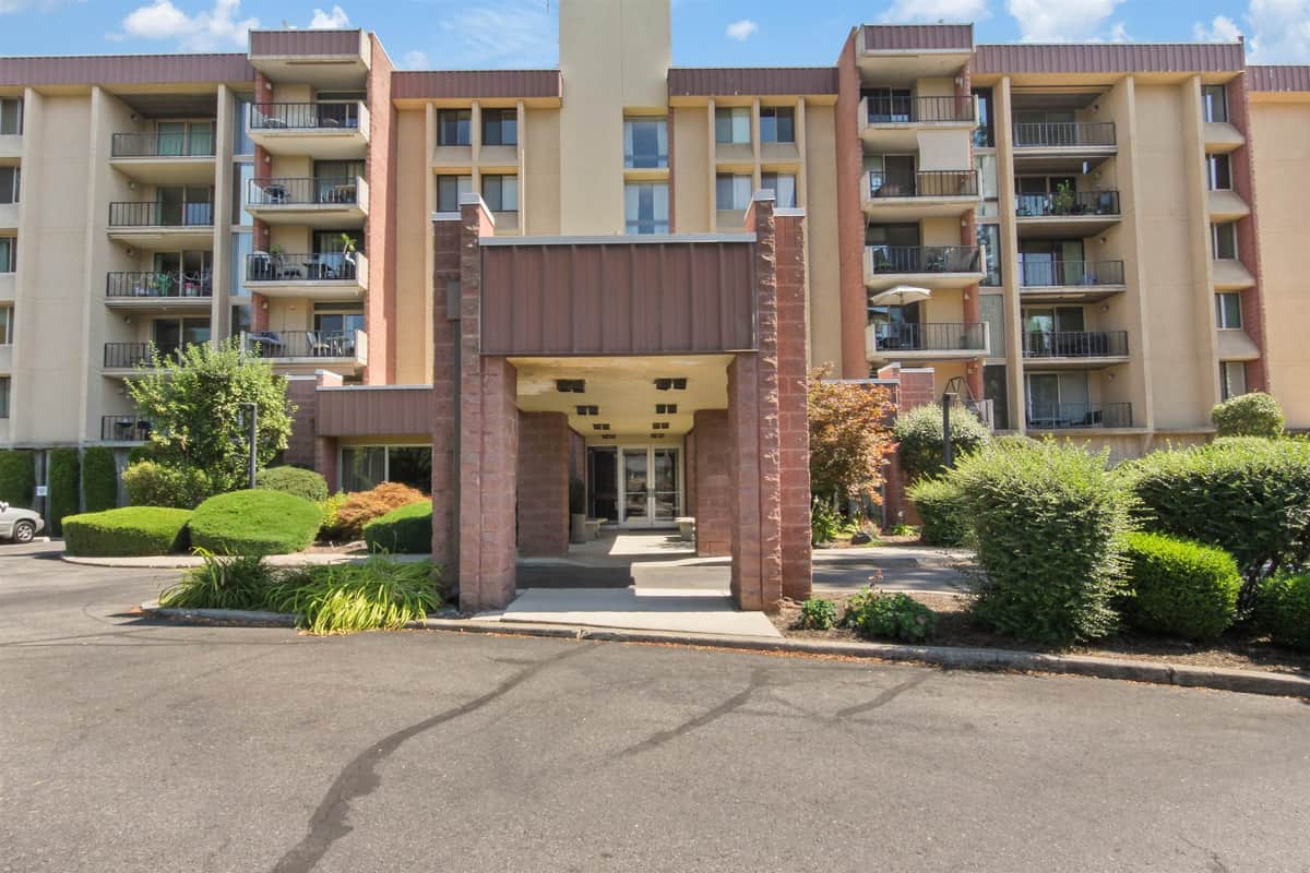 1311 S WESTCLIFF Pl