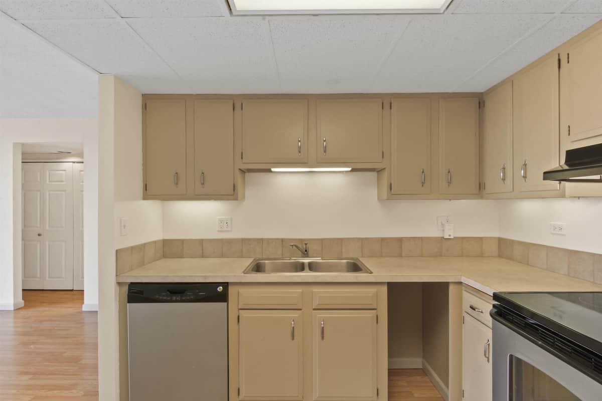 1311 S WESTCLIFF Pl thumbnail 8