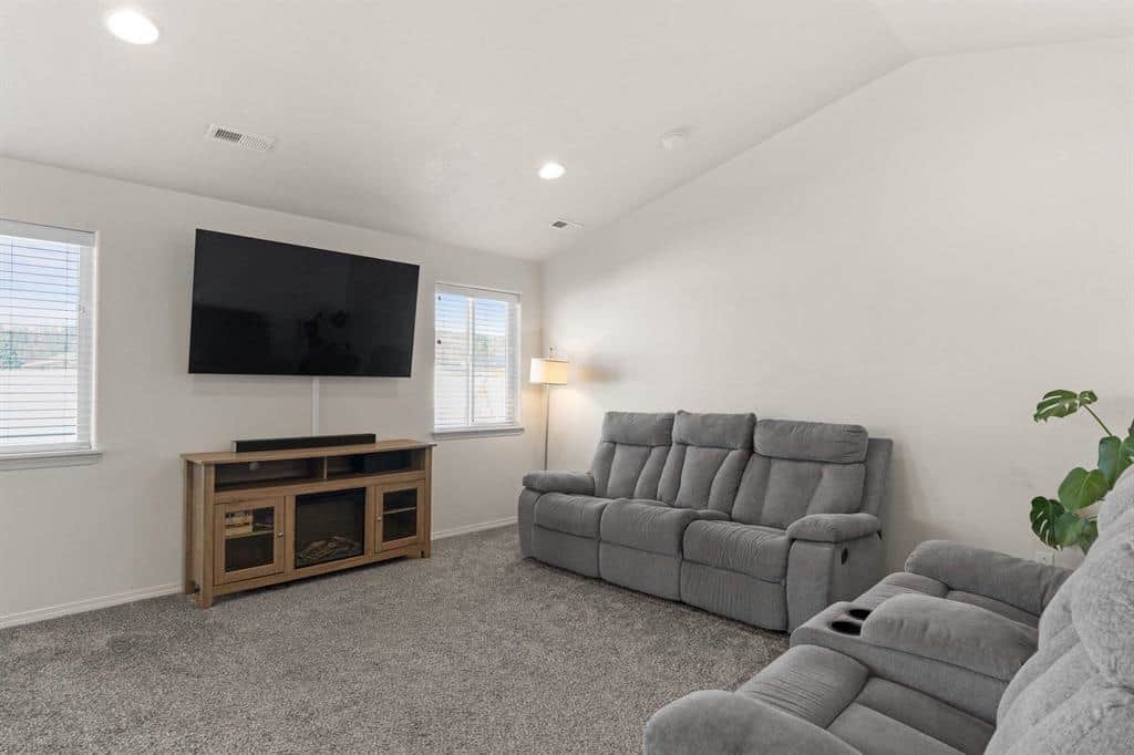 4505 N McCabe Ln thumbnail 8