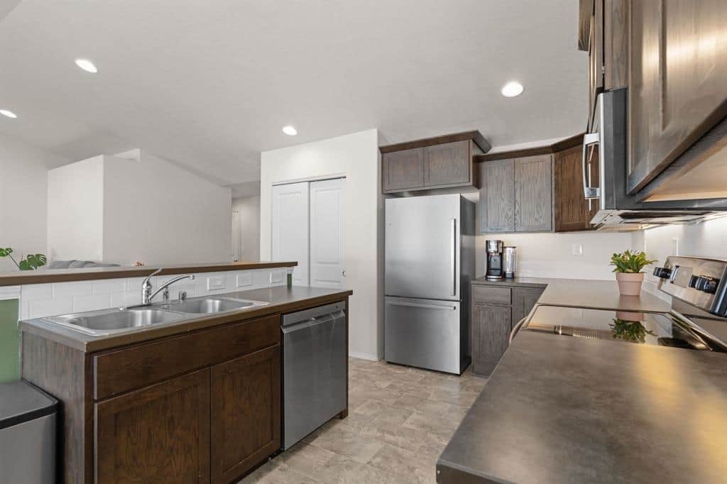 4505 N McCabe Ln thumbnail 2