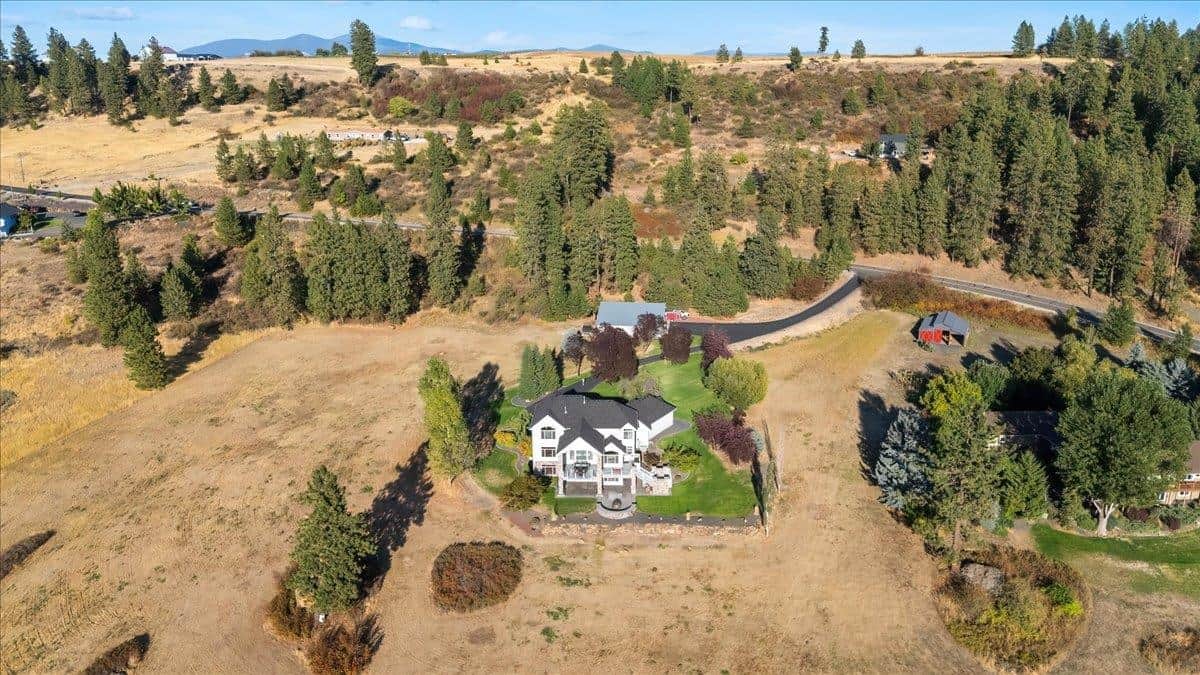 16815 N Greenbluff Rd thumbnail 2