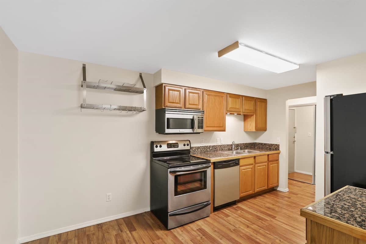 1418 W 6th Ave thumbnail 6