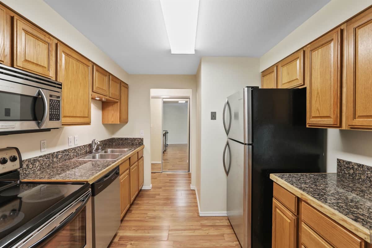 1418 W 6th Ave thumbnail 4