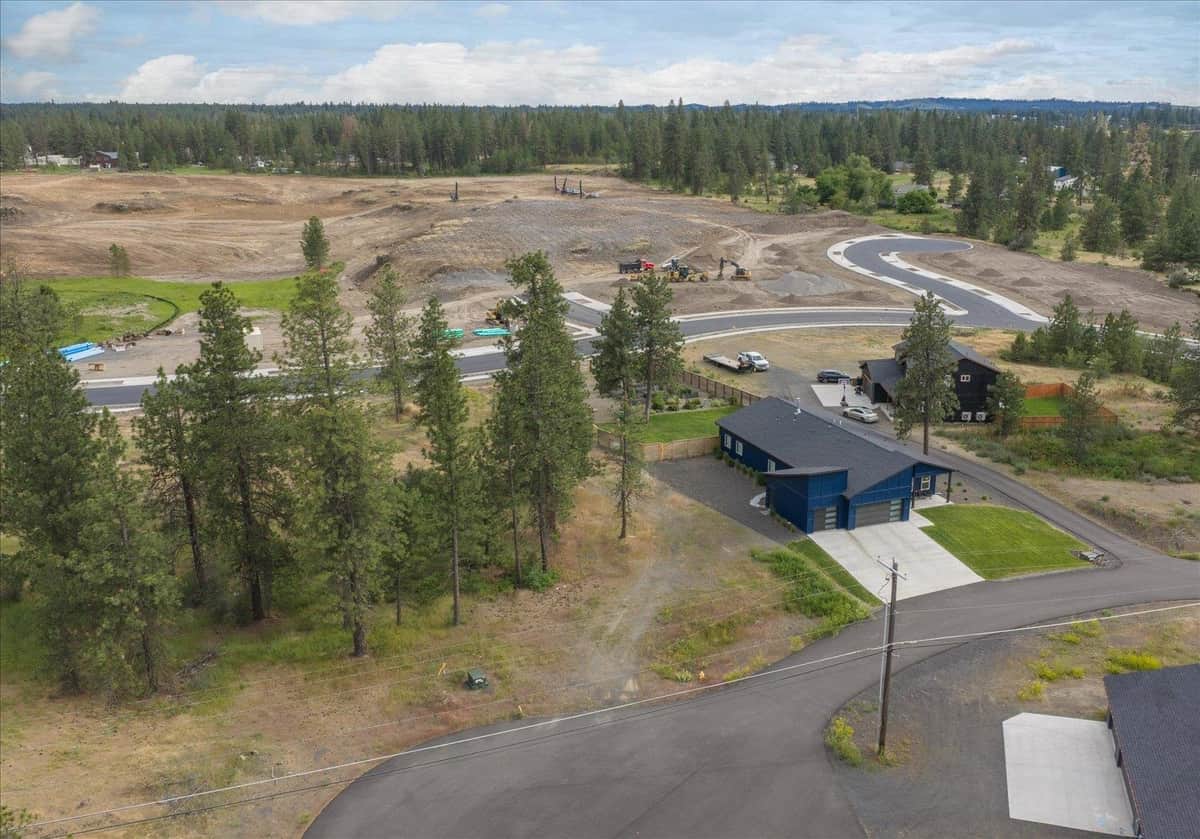 3819 W Cliffside Ln thumbnail 16