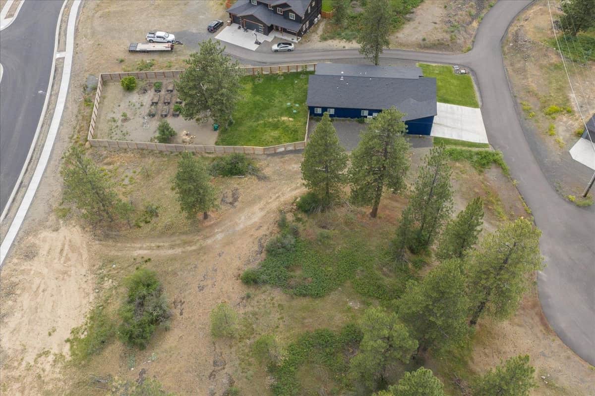 3819 W Cliffside Ln thumbnail 29