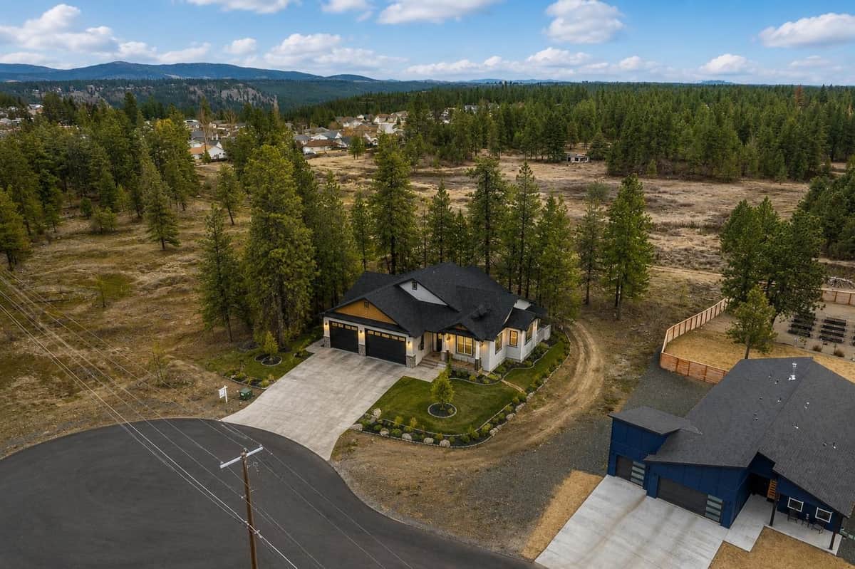 3819 W Cliffside Ln thumbnail 5
