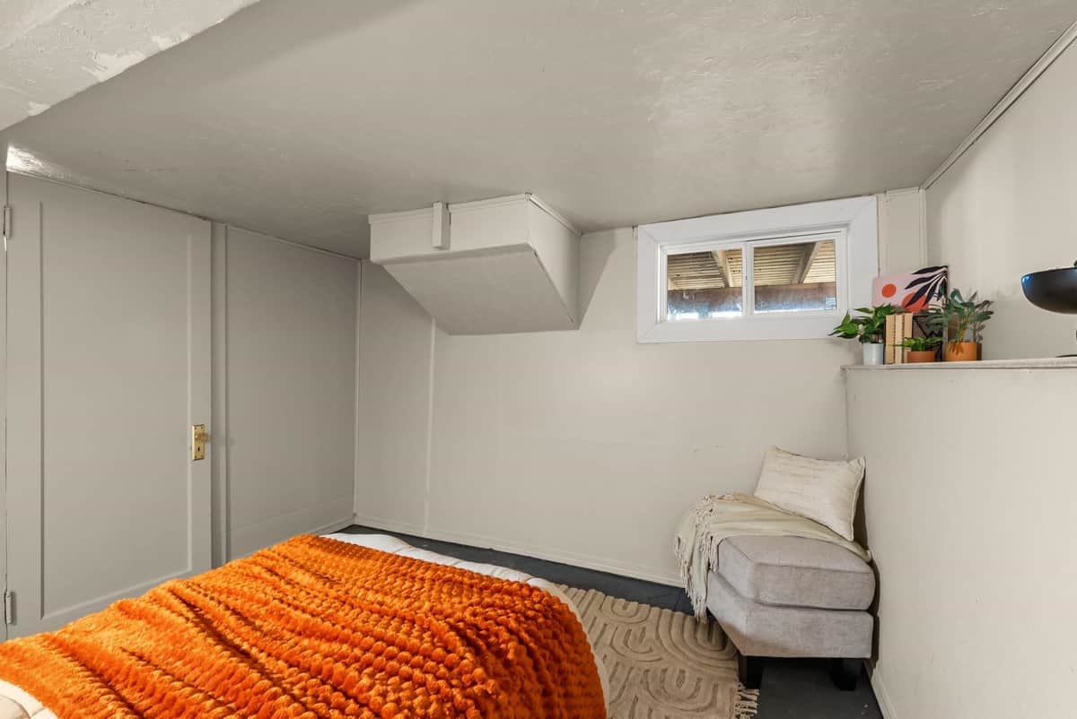3929 E 8th Ave thumbnail 22