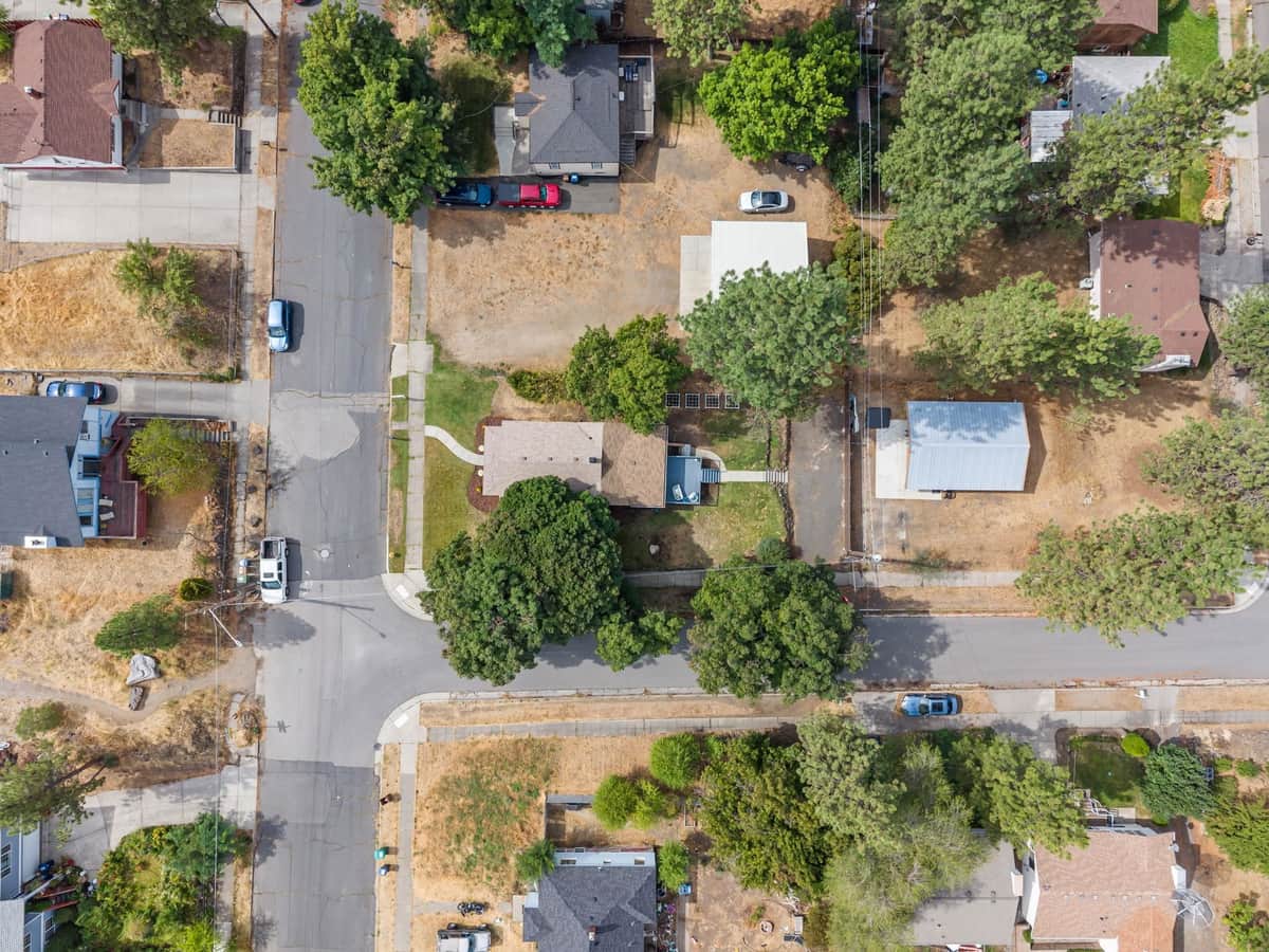 3929 E 8th Ave thumbnail 35