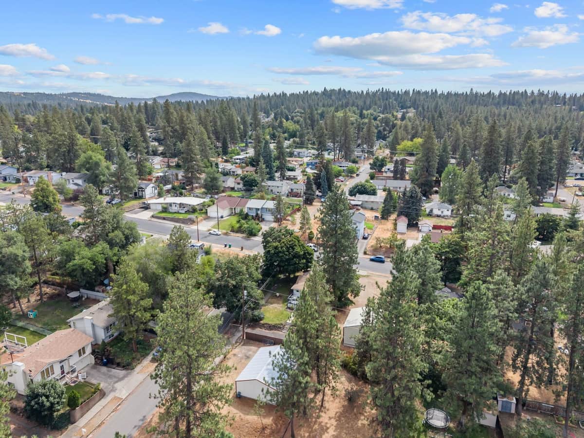 3929 E 8th Ave thumbnail 43