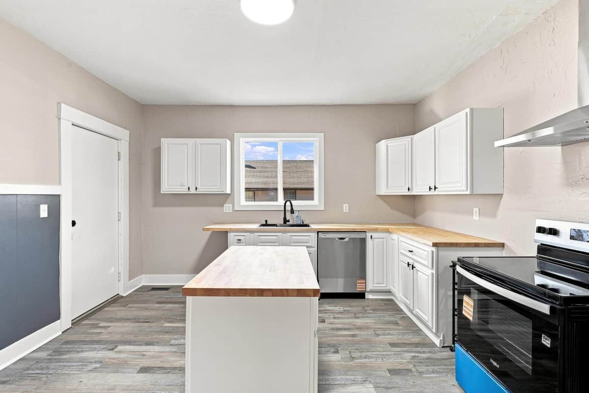 2427 N Standard St thumbnail 9