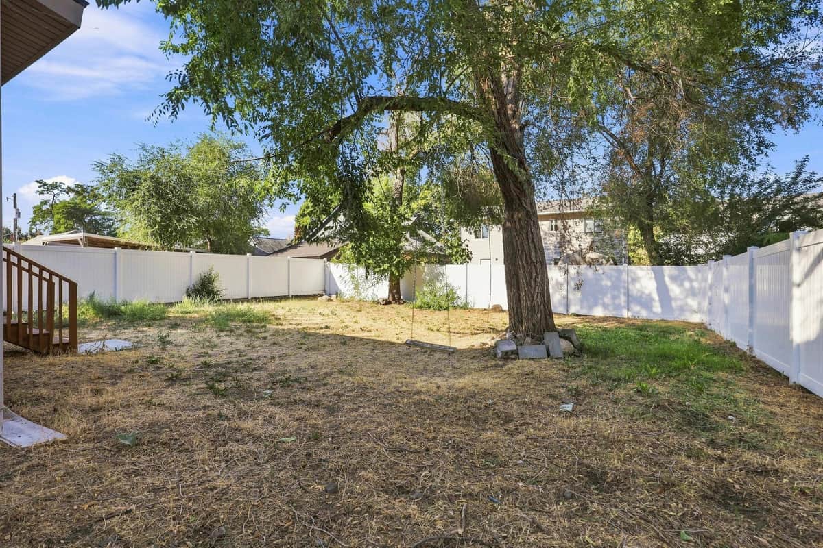 2427 N Standard St thumbnail 35