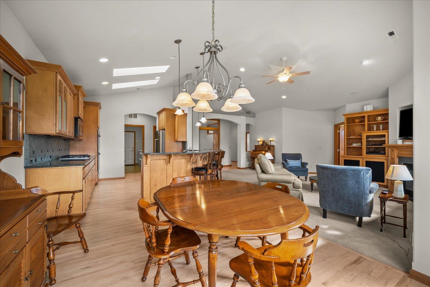 2212 E 51st Ln thumbnail 8