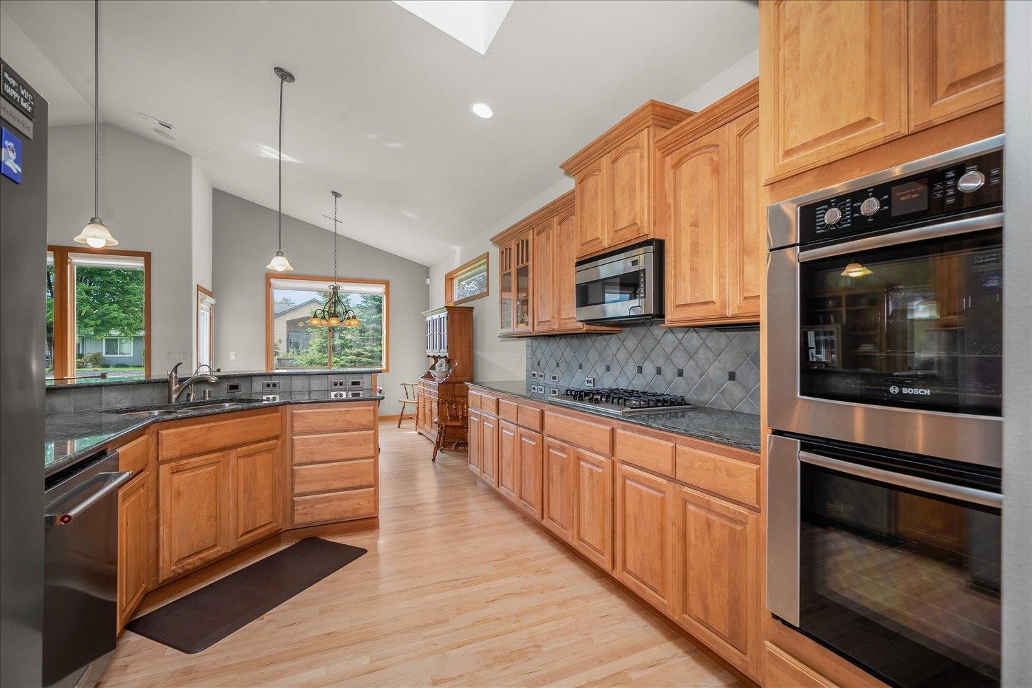 2212 E 51st Ln thumbnail 13