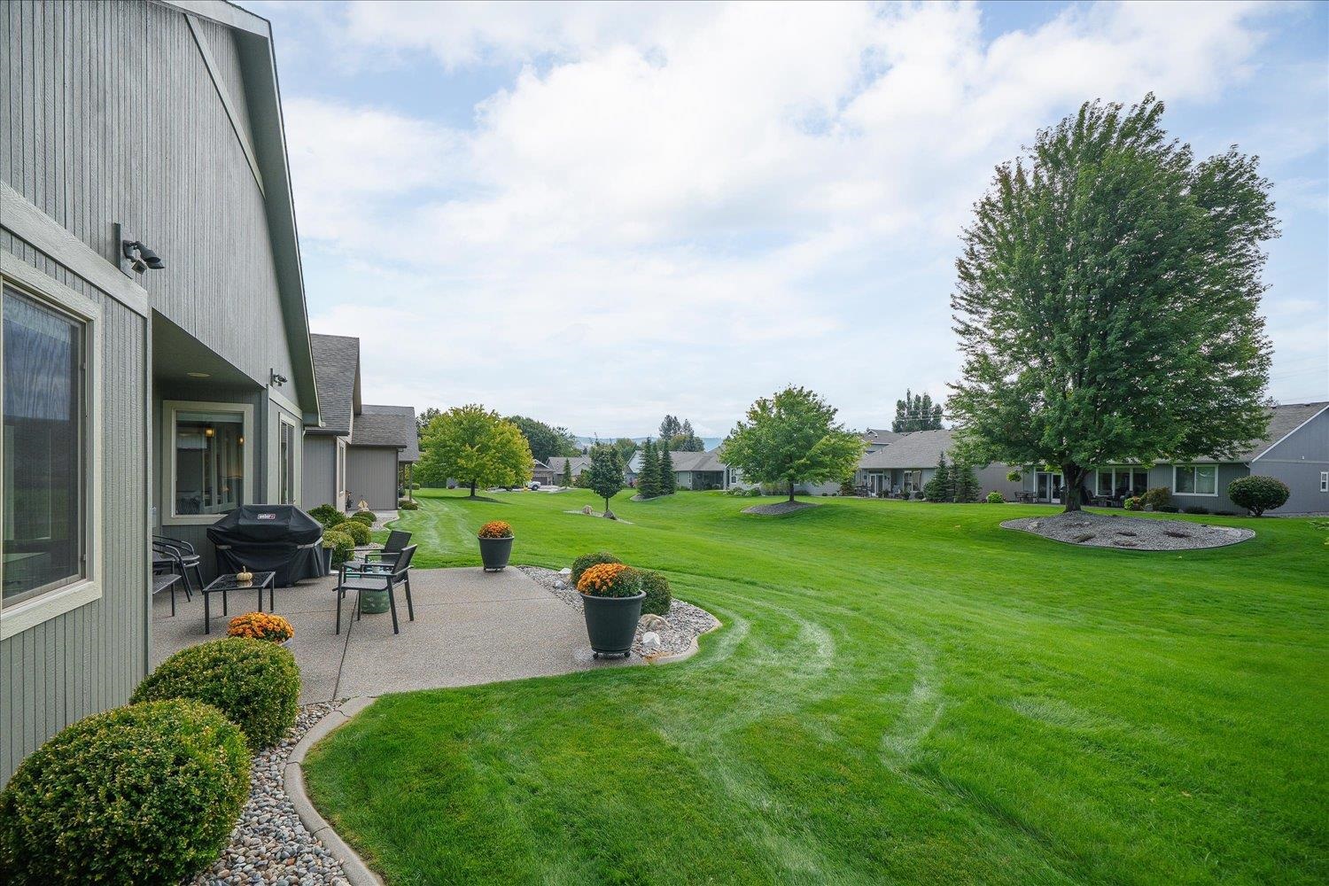2212 E 51st Ln thumbnail 32