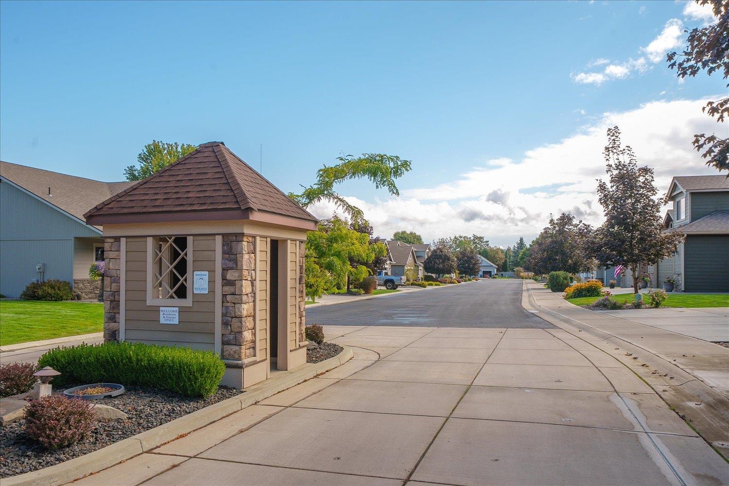 2212 E 51st Ln thumbnail 37