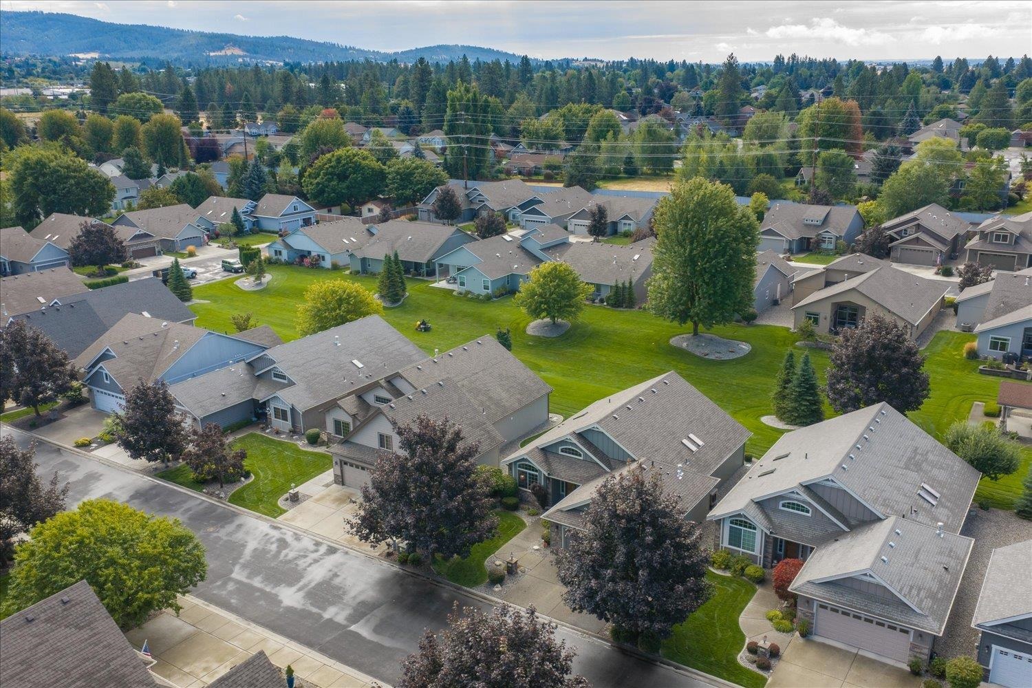 2212 E 51st Ln thumbnail 39