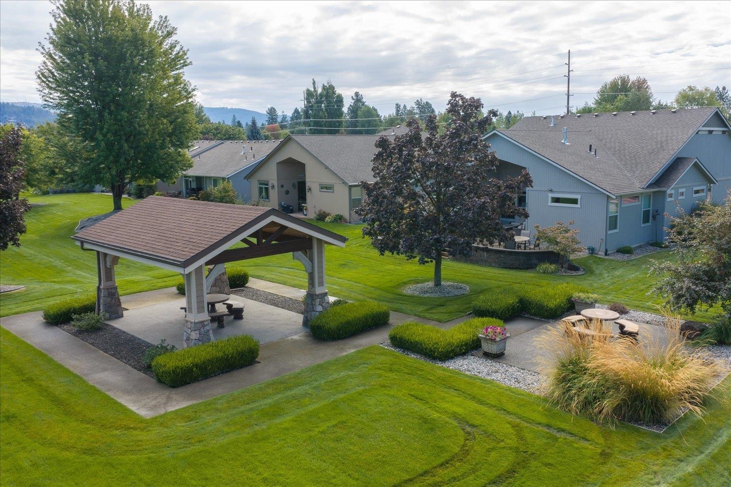 2212 E 51st Ln thumbnail 44