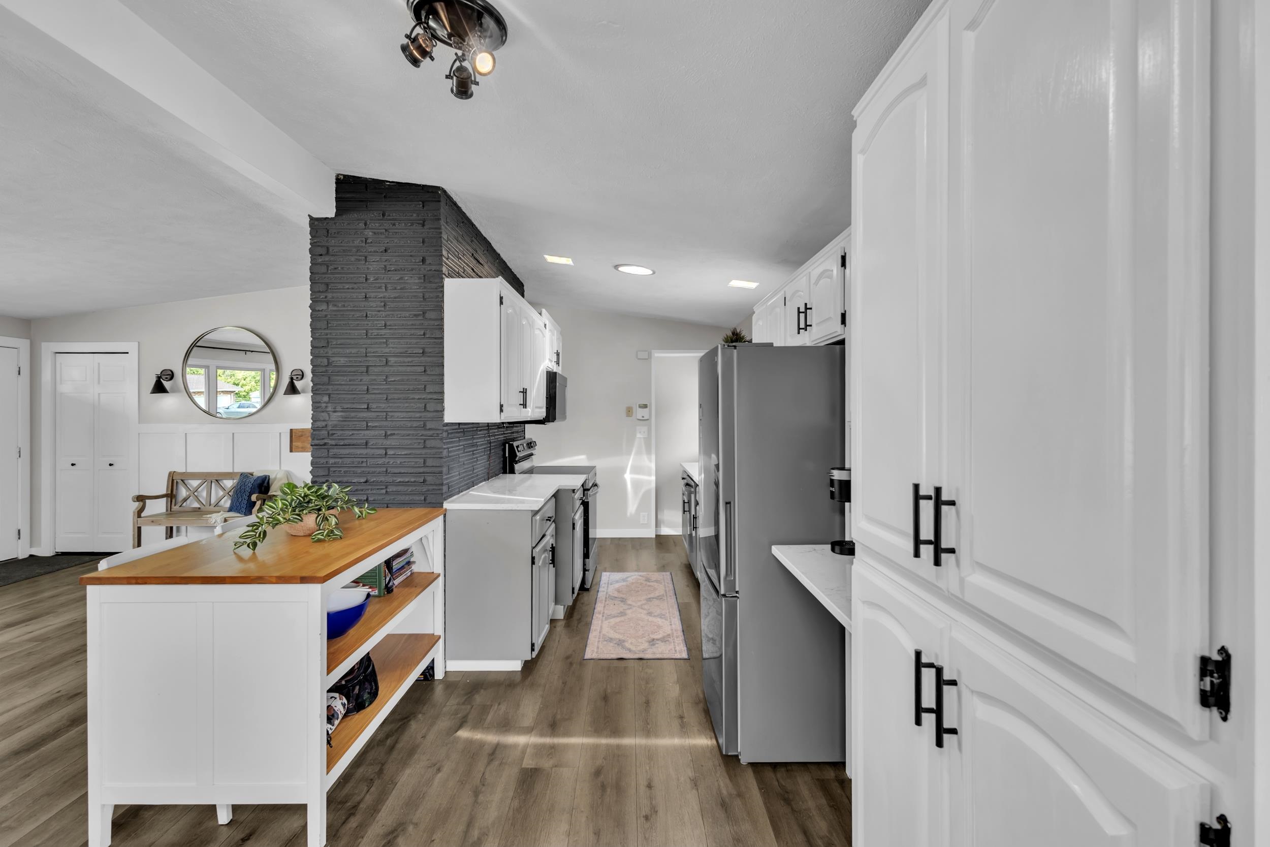 12022 E Skyview Ave thumbnail 12