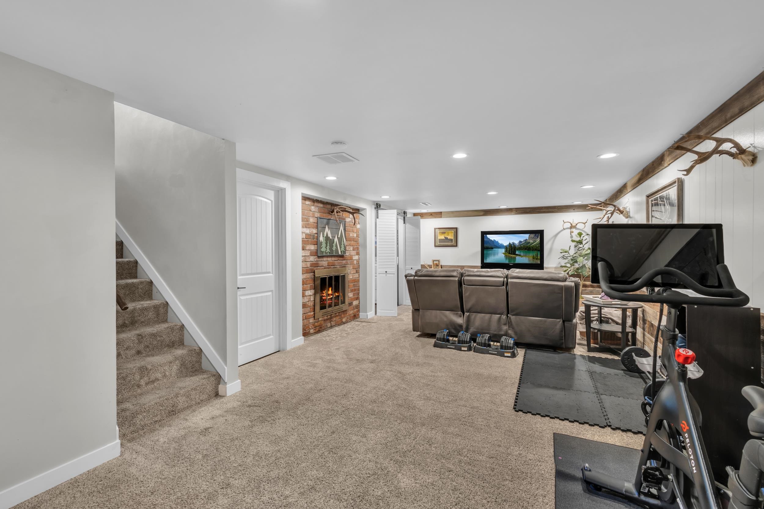 12022 E Skyview Ave thumbnail 33