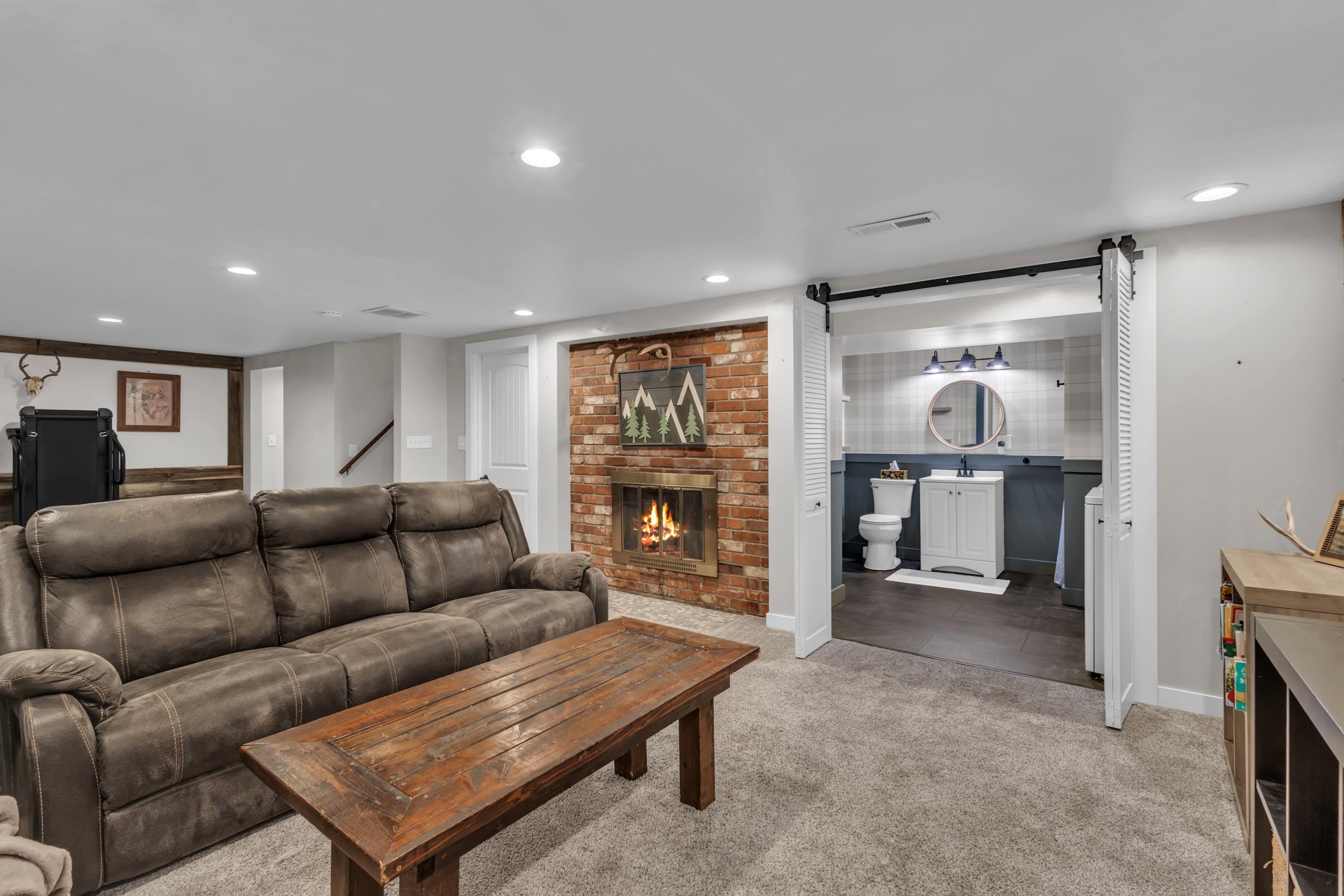 12022 E Skyview Ave thumbnail 37