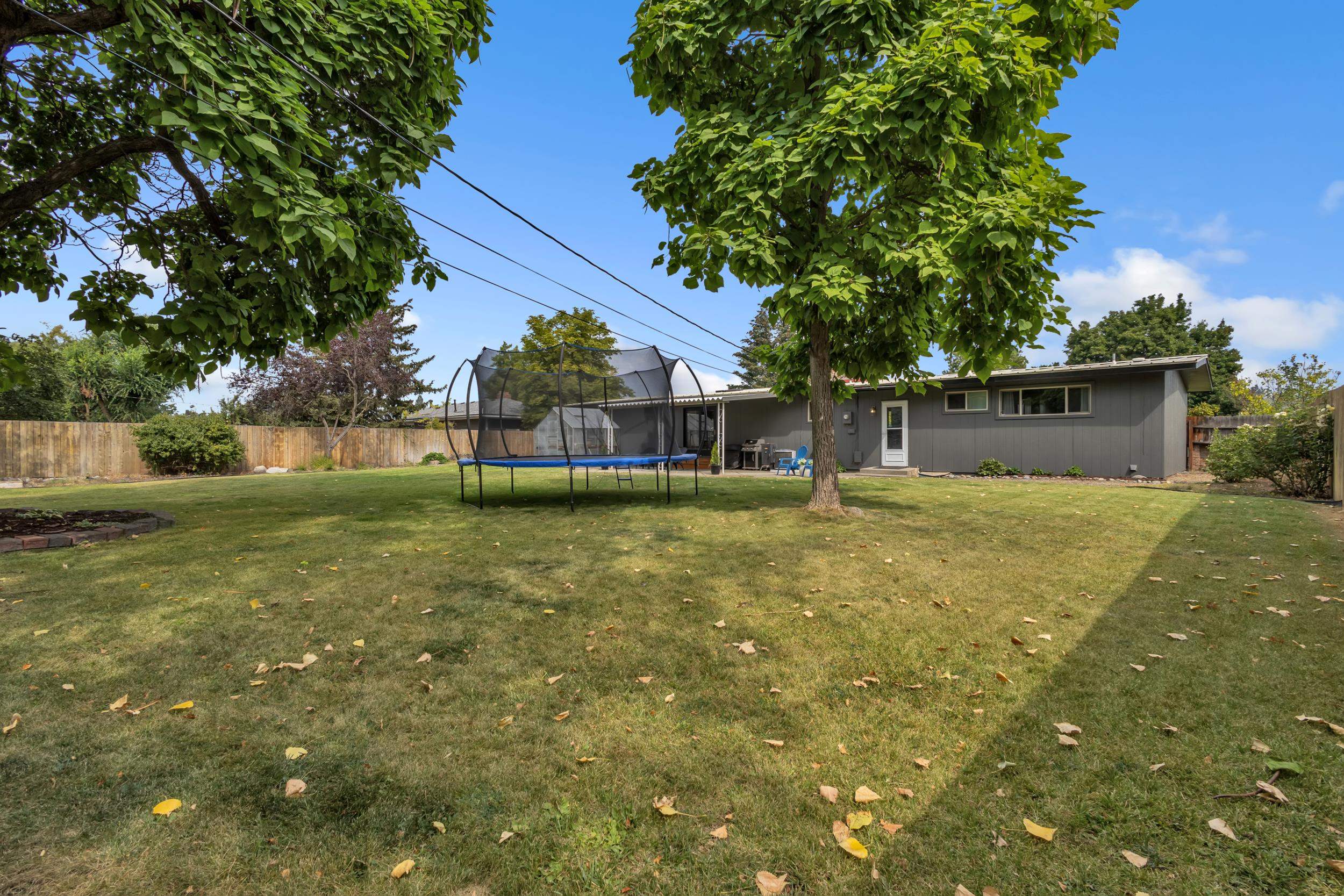 12022 E Skyview Ave thumbnail 43