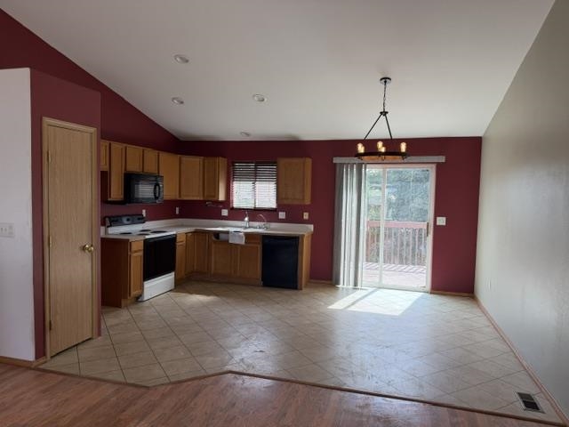 12407 W Chandler Ave thumbnail 3
