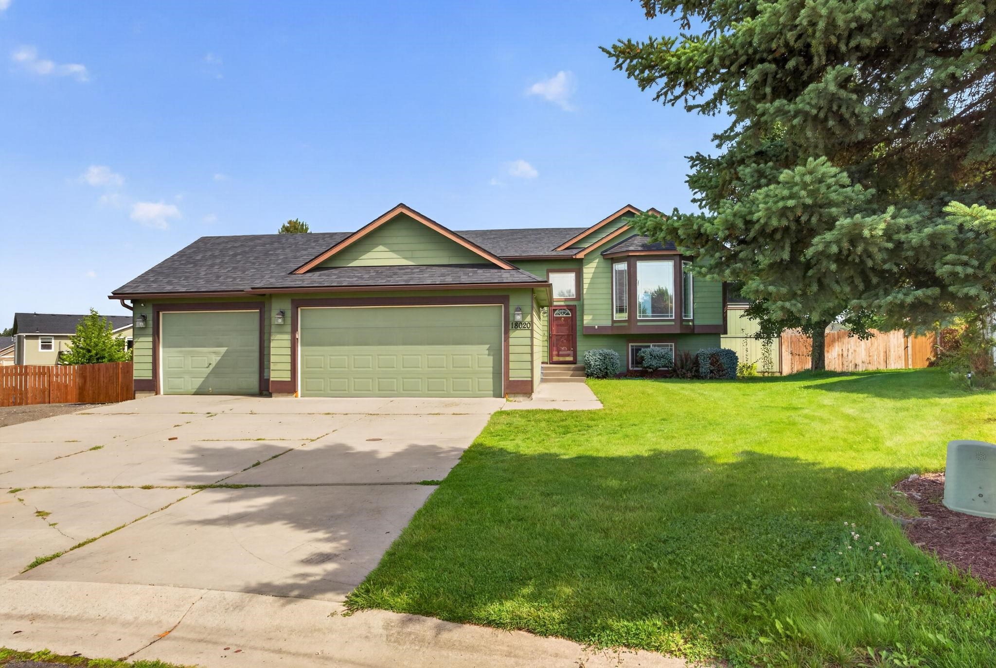 18020 N Addison Ct thumbnail 3