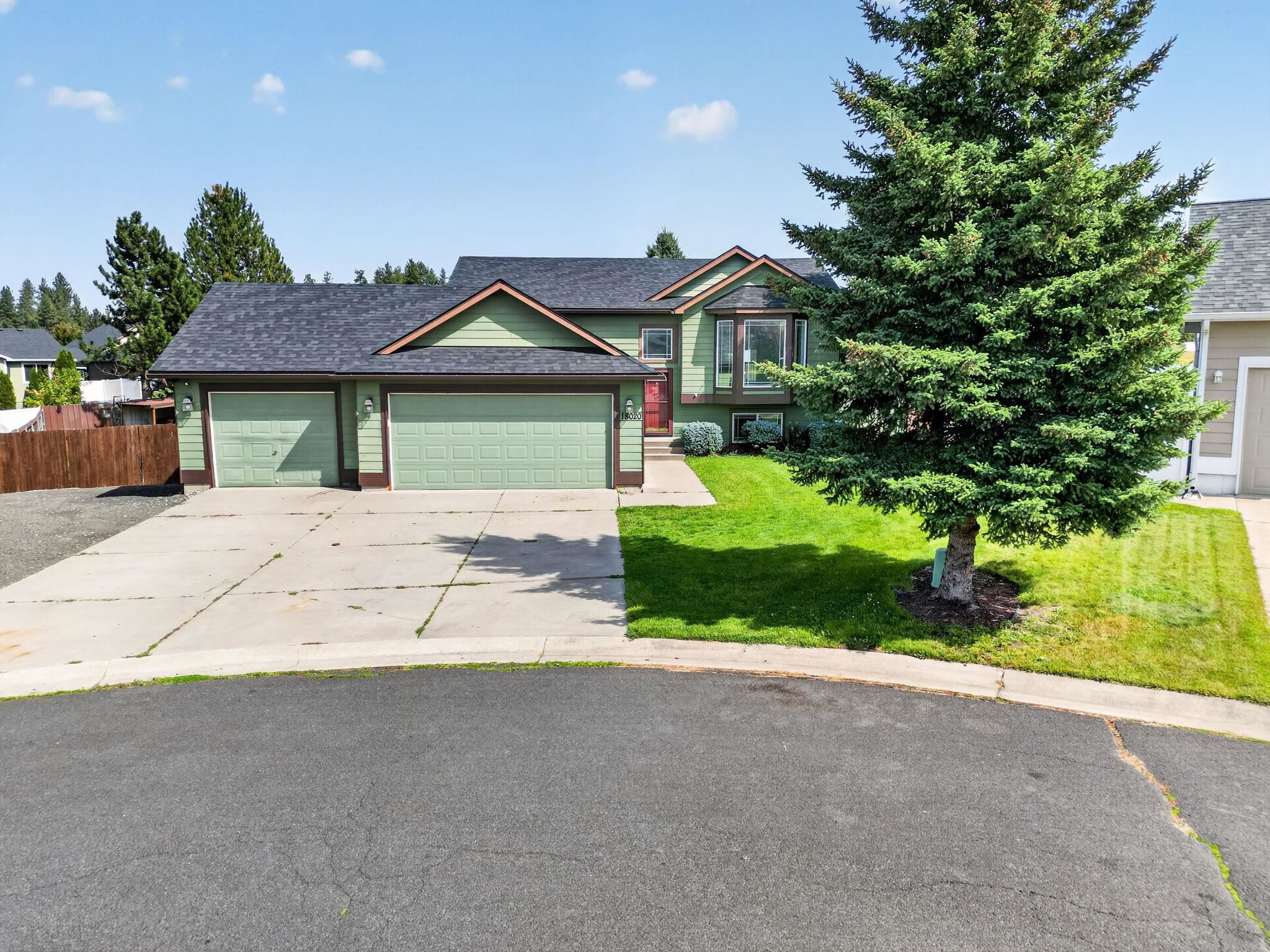 18020 N Addison Ct