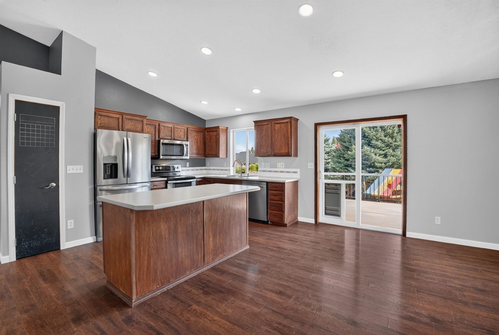 18020 N Addison Ct thumbnail 18