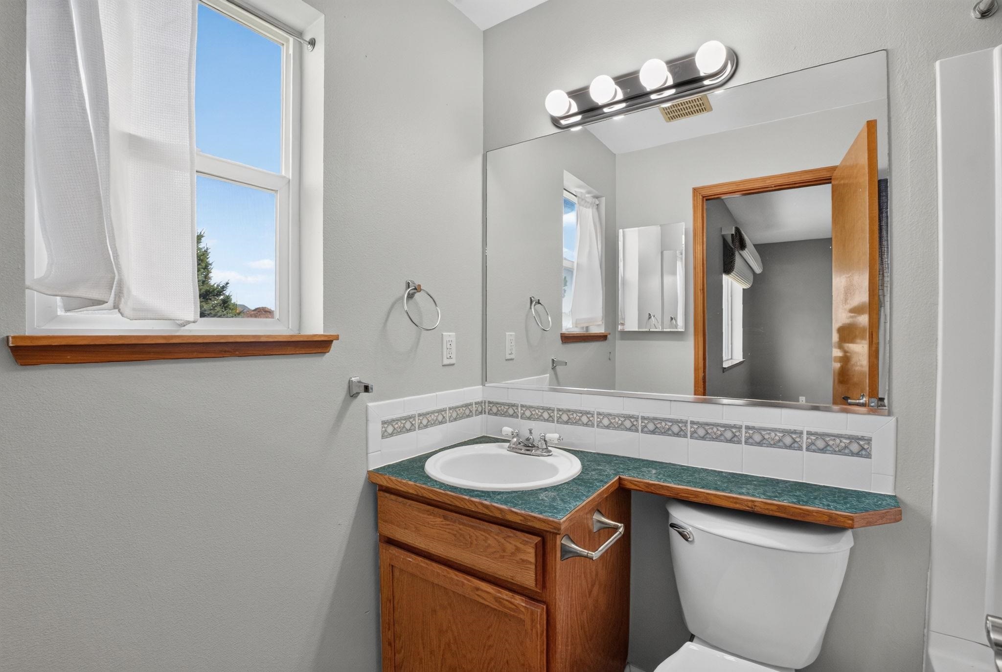 18020 N Addison Ct thumbnail 23