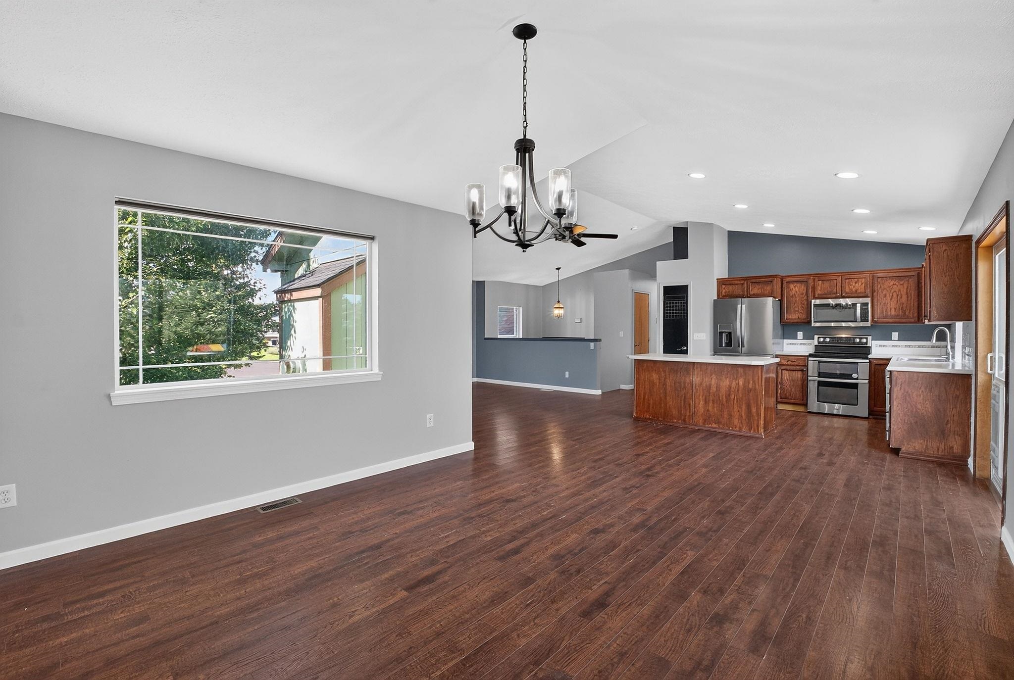 18020 N Addison Ct thumbnail 14
