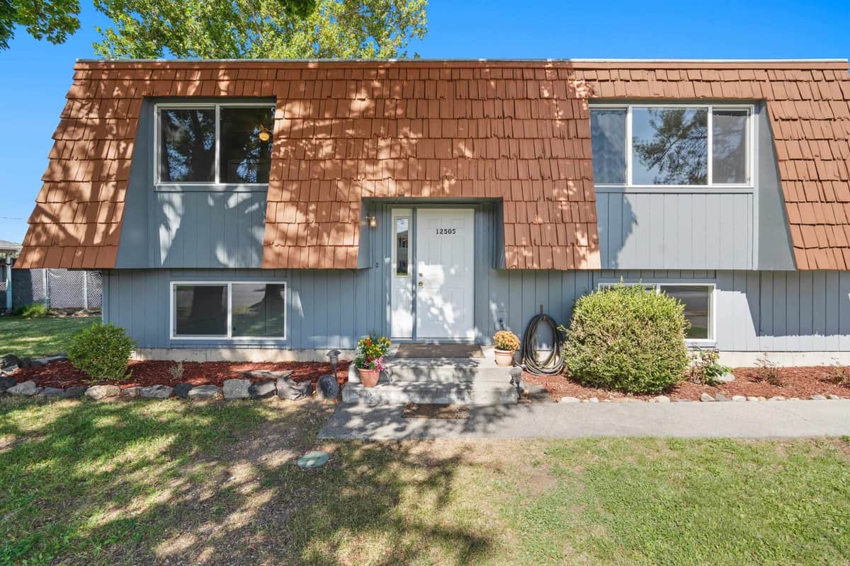 12505 E 31st Ave thumbnail 4