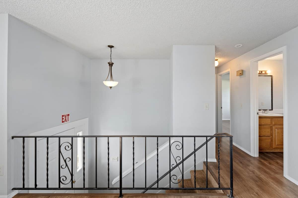 12505 E 31st Ave thumbnail 8