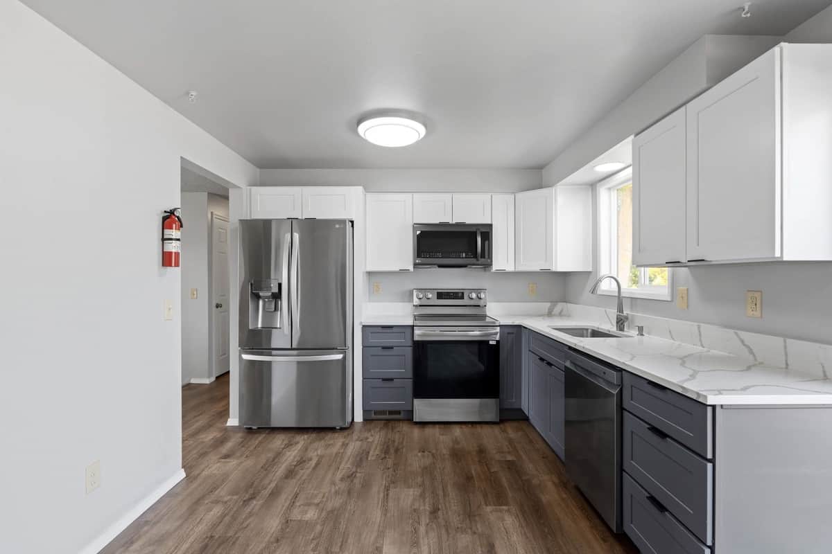 12505 E 31st Ave thumbnail 14