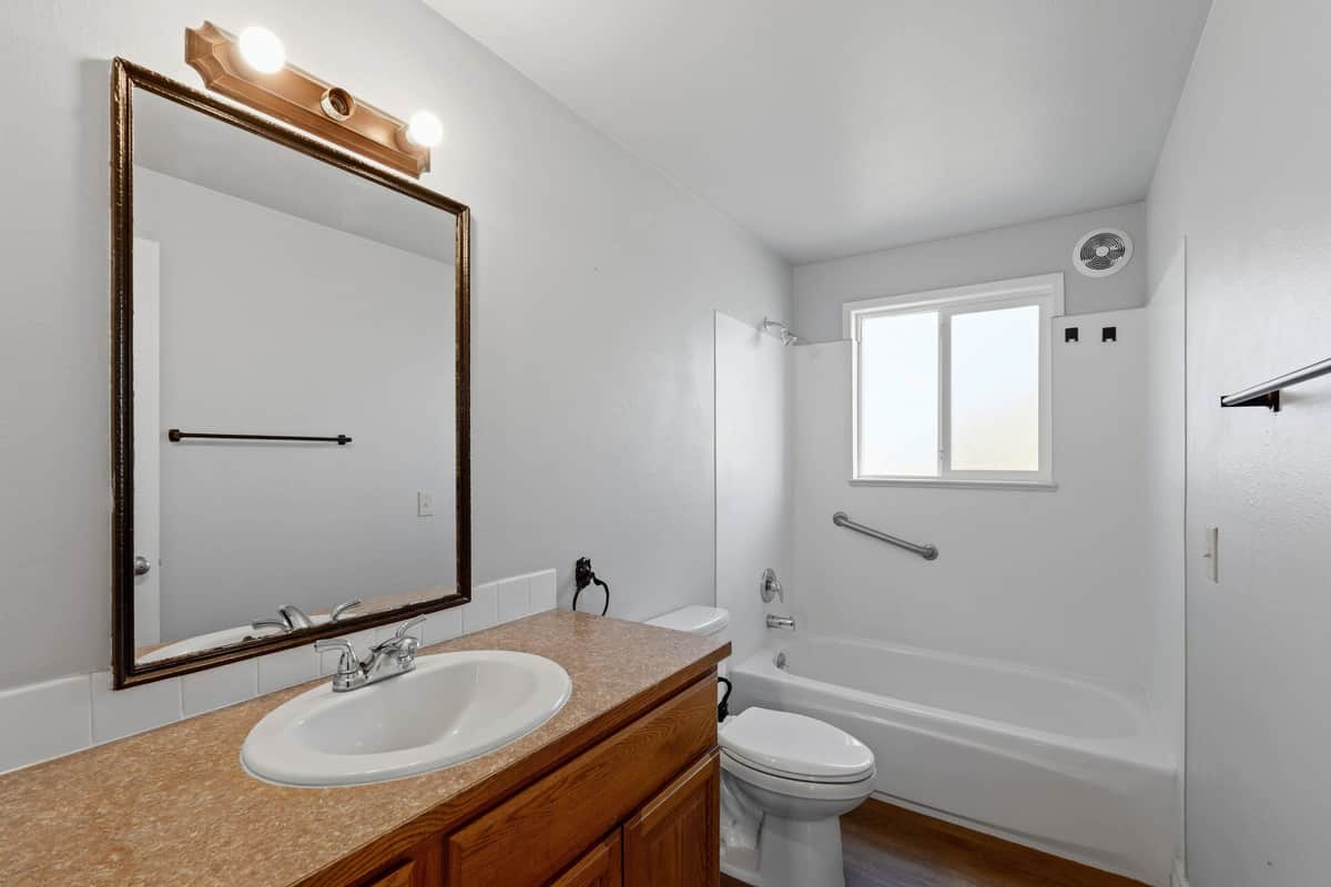 12505 E 31st Ave thumbnail 17