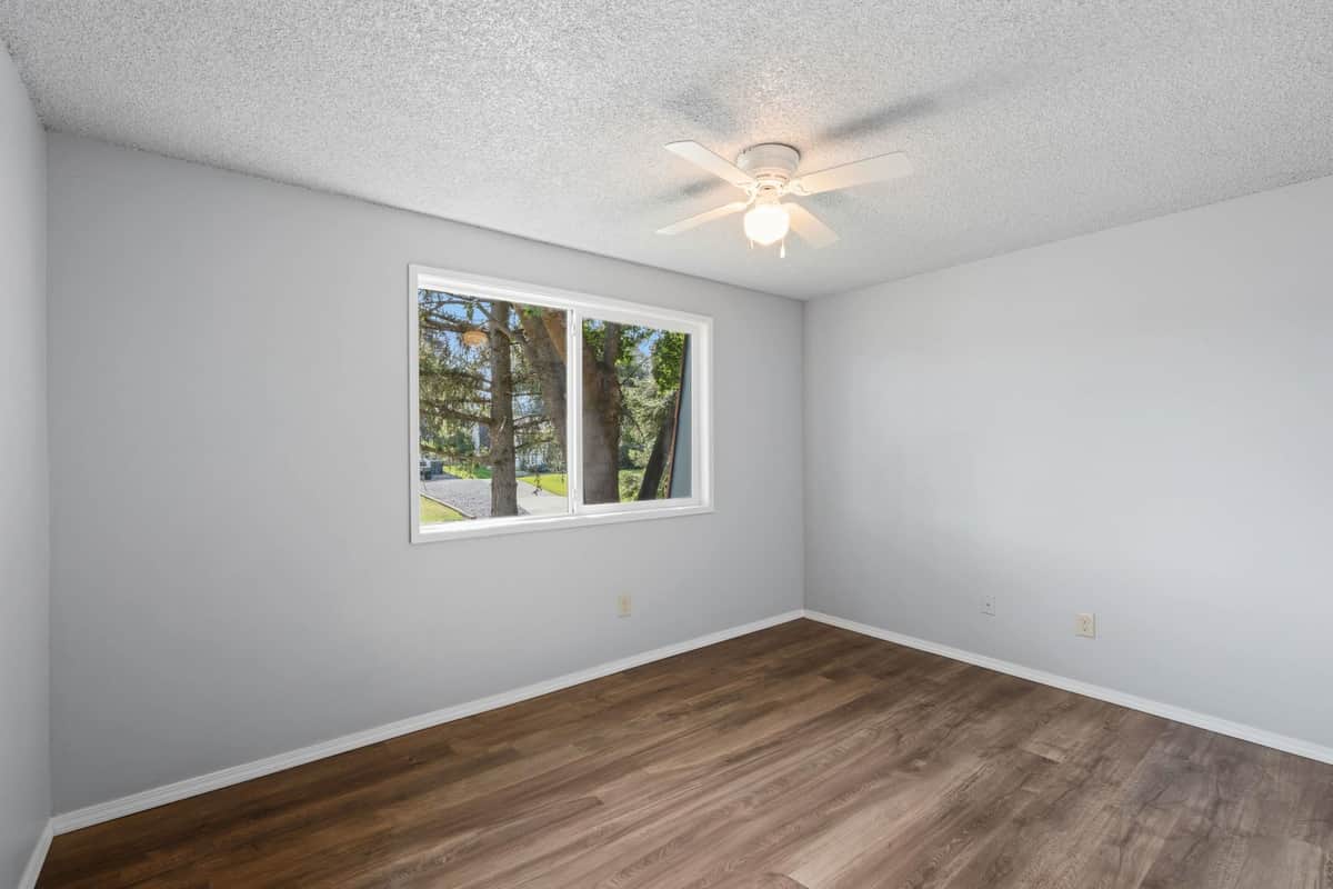 12505 E 31st Ave thumbnail 20